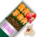 CAJA DE 6 ROSAS DAMASCO MAS PELUCHE Y GLOBO DÍA DE LA MADRE