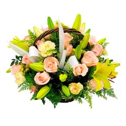Cesta Rosas y Liliums Amarillos con Damascos