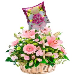 Canastillo con Liliums y Gerberas Rosadas para Nacimiento más Globo es una Niña