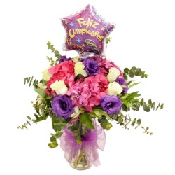 Florero de Cumpleaños con Hortensias y Rosas Blancas + Globo