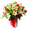 Florero con Lilums Blancos y 24 Rosas Rojas