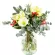 Florero con flores Rústicas con 5 varas de Liliums blancos más hipéricos y Eucaliptos